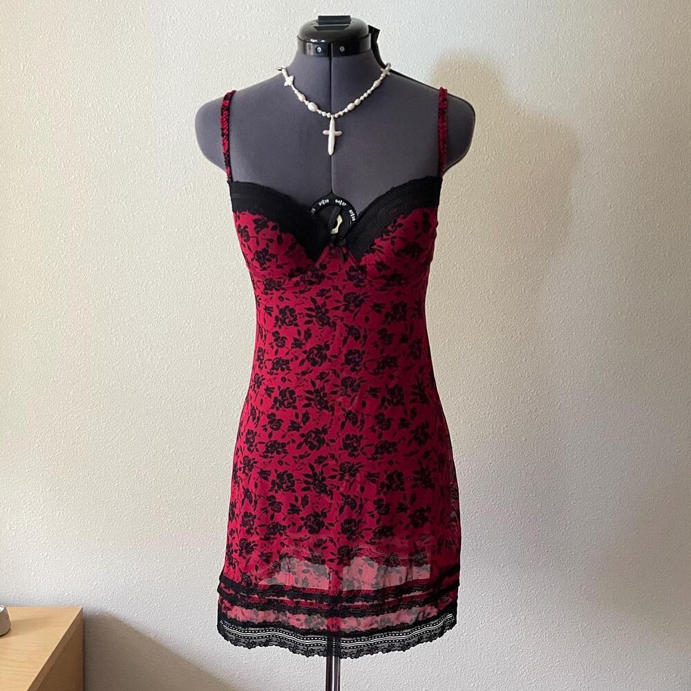Y2K 2000s red floral marylin monroe nightgown lingerie dark romantic whimsigoth